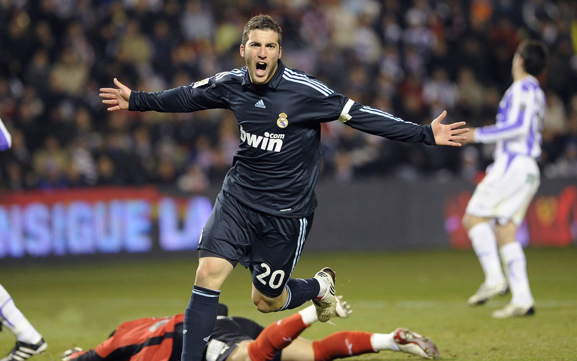 “法甲战火升腾,豪门誓争王冠”,法甲豪强