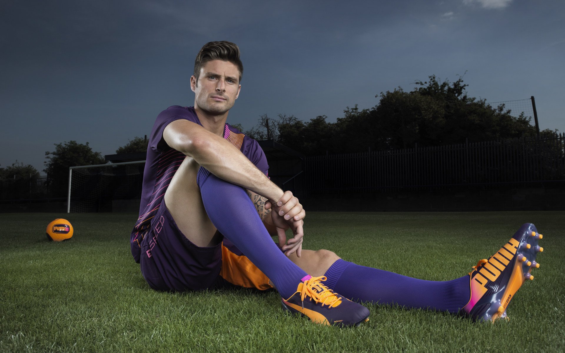 比利时骑手吉尔·托马斯在2024年国际马术联合会障碍赛世界巡回赛中获得个人第六名,表现出色。